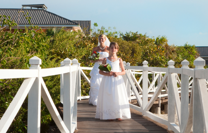 Arrive to your Wedding in Style with a Boat Wedding Transfer 